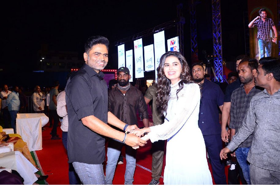 Maharshi-Movie-Pre-Release-Event